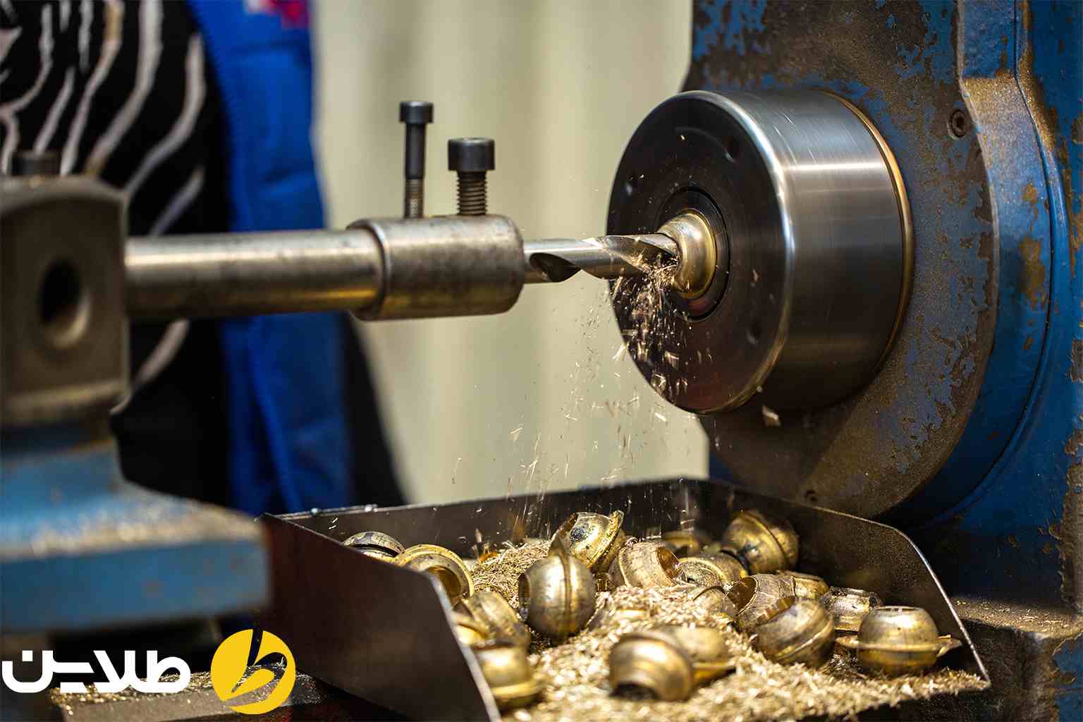 برای هدیه دادن طلای دست ساز بهتر است یا طلای ماشینی؟